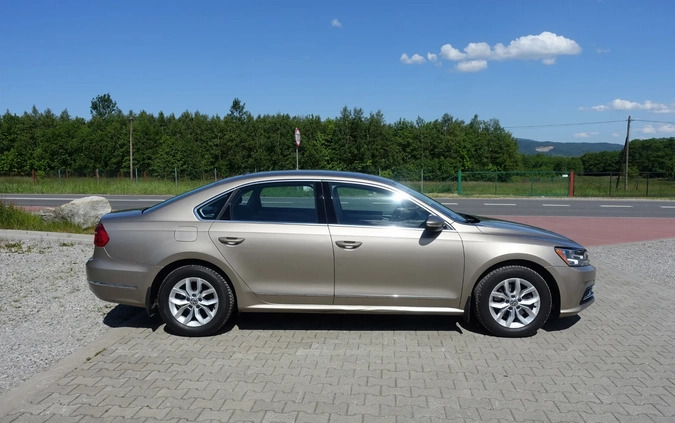 Volkswagen Passat cena 49500 przebieg: 119000, rok produkcji 2015 z Korfantów małe 326